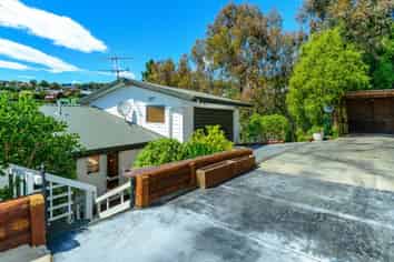 107 Mt Pleasant Road, Mount Pleasant