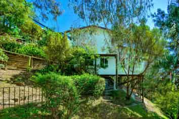 107 Mt Pleasant Road, Mount Pleasant