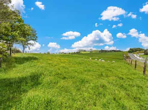 5 and 15 Charis Lane, Wellsford