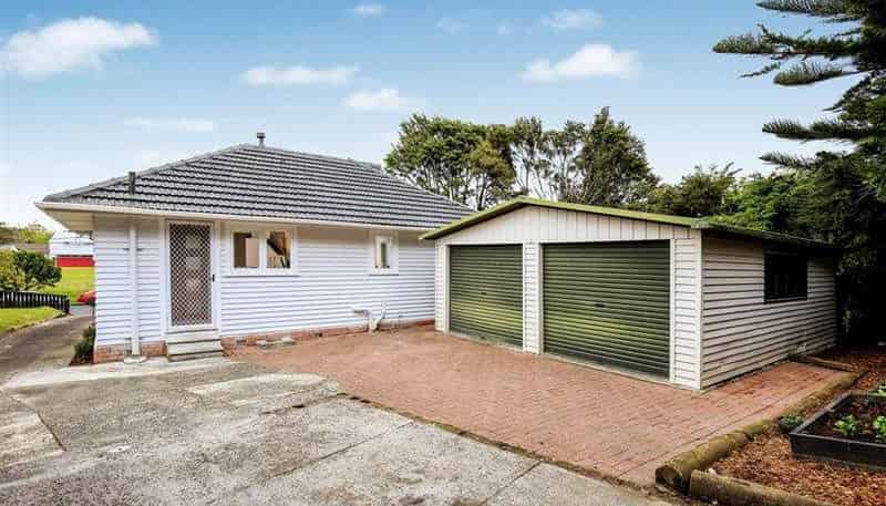27 Smythe Road, Henderson