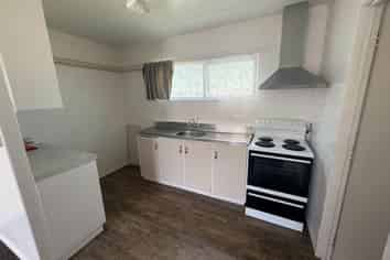 2/310 Western Hills Drive, Avenues