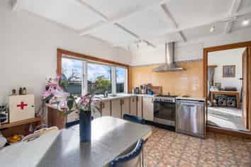 135 Astley Avenue, New Lynn