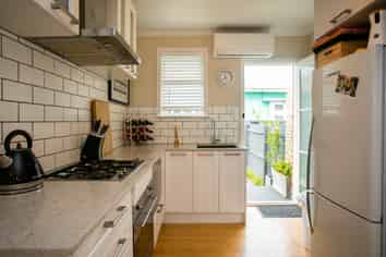 2/41 Spring Street, Onehunga