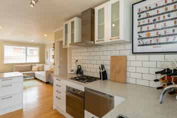 2/41 Spring Street, Onehunga