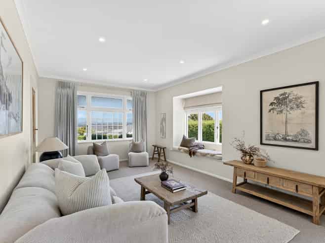 9 Cobden Crescent, Bluff Hill