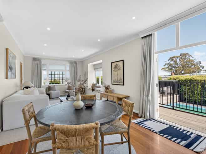 9 Cobden Crescent, Bluff Hill