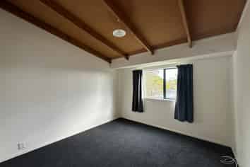 8 Attwood Road, Paremoremo