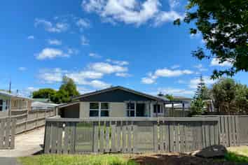 65 Resthills Crescent, Glenview