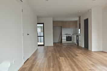 52D Tiraumea Drive, Pakuranga