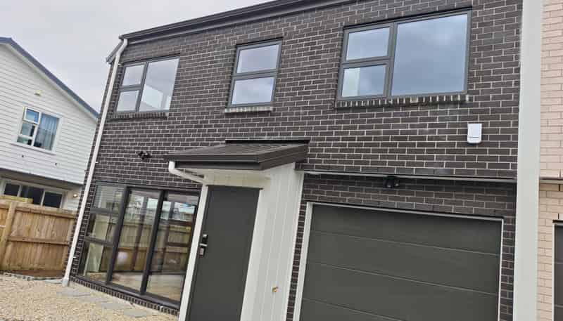 52D Tiraumea Drive, Pakuranga