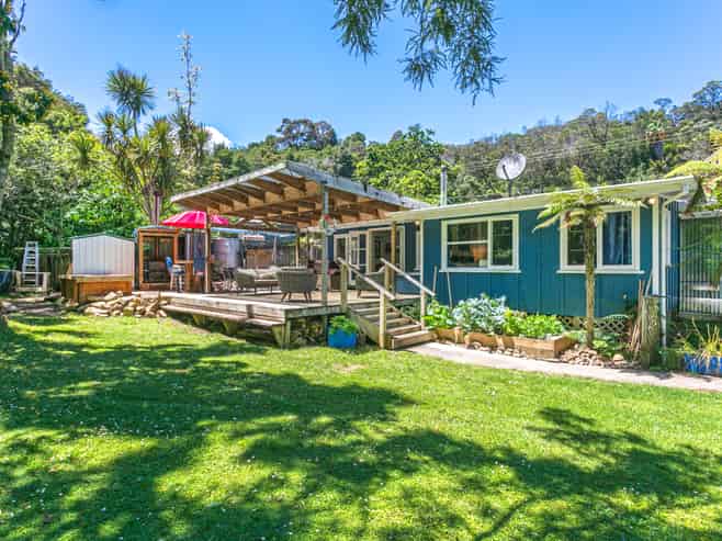 15 Pohue Creek Road, Waiomu