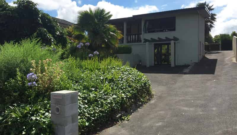 790 River Road, Chartwell