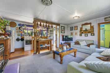 58 The Ridgeway, Enner Glynn