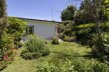 58 The Ridgeway, Enner Glynn