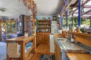 58 The Ridgeway, Enner Glynn