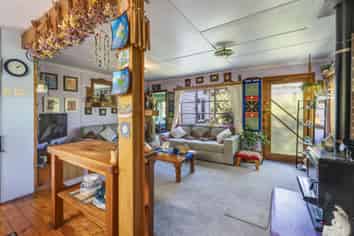 58 The Ridgeway, Enner Glynn