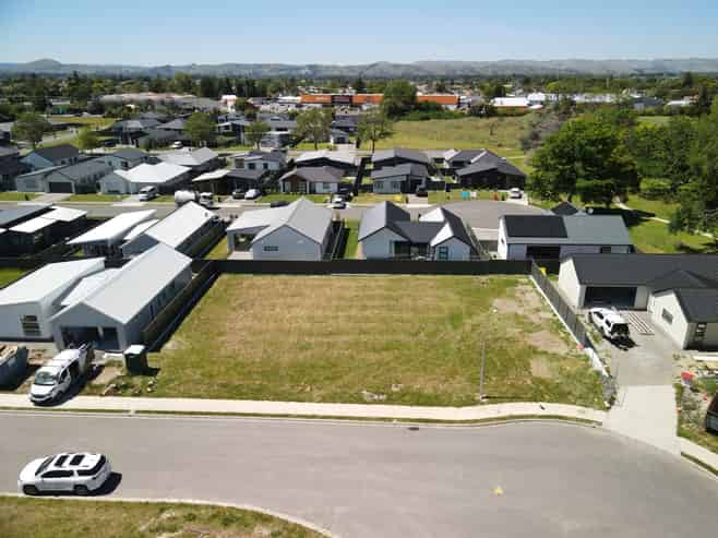 13 Ross Taylor Lane, Upper Plain