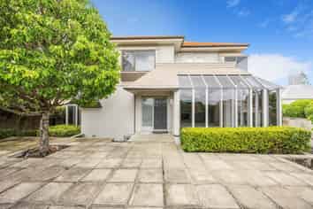 4 Fenton Circus, Orakei