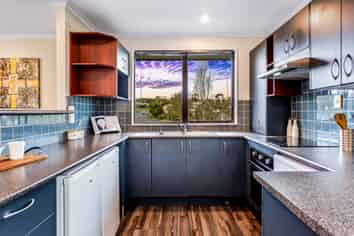 2/4 Elizabeth Drive, West Harbour