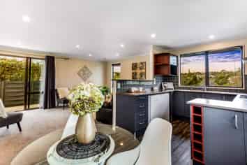 2/4 Elizabeth Drive, West Harbour