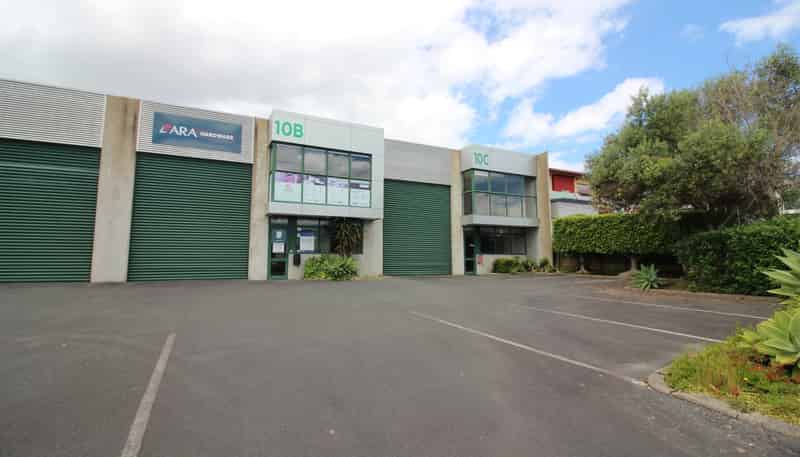 10 Arrenway Drive, Albany