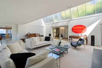 85 Nicholson Road, Khandallah