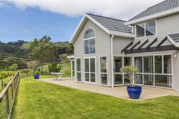 419 and 431 Takapu Road, Tawa