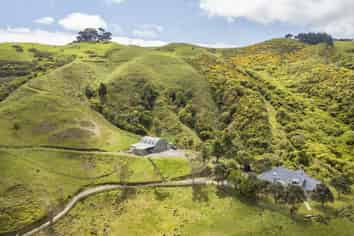 419 and 43 Takapu Road, Tawa