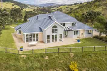 419 and 43 Takapu Road, Tawa