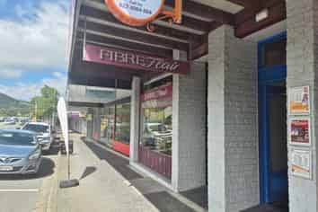 Compact Retail, Perfect Position