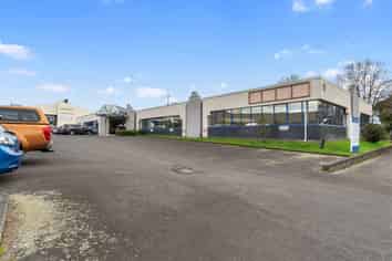 CBD fringe office – occupy or invest