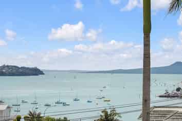 10 Takutai Avenue, Bucklands Beach