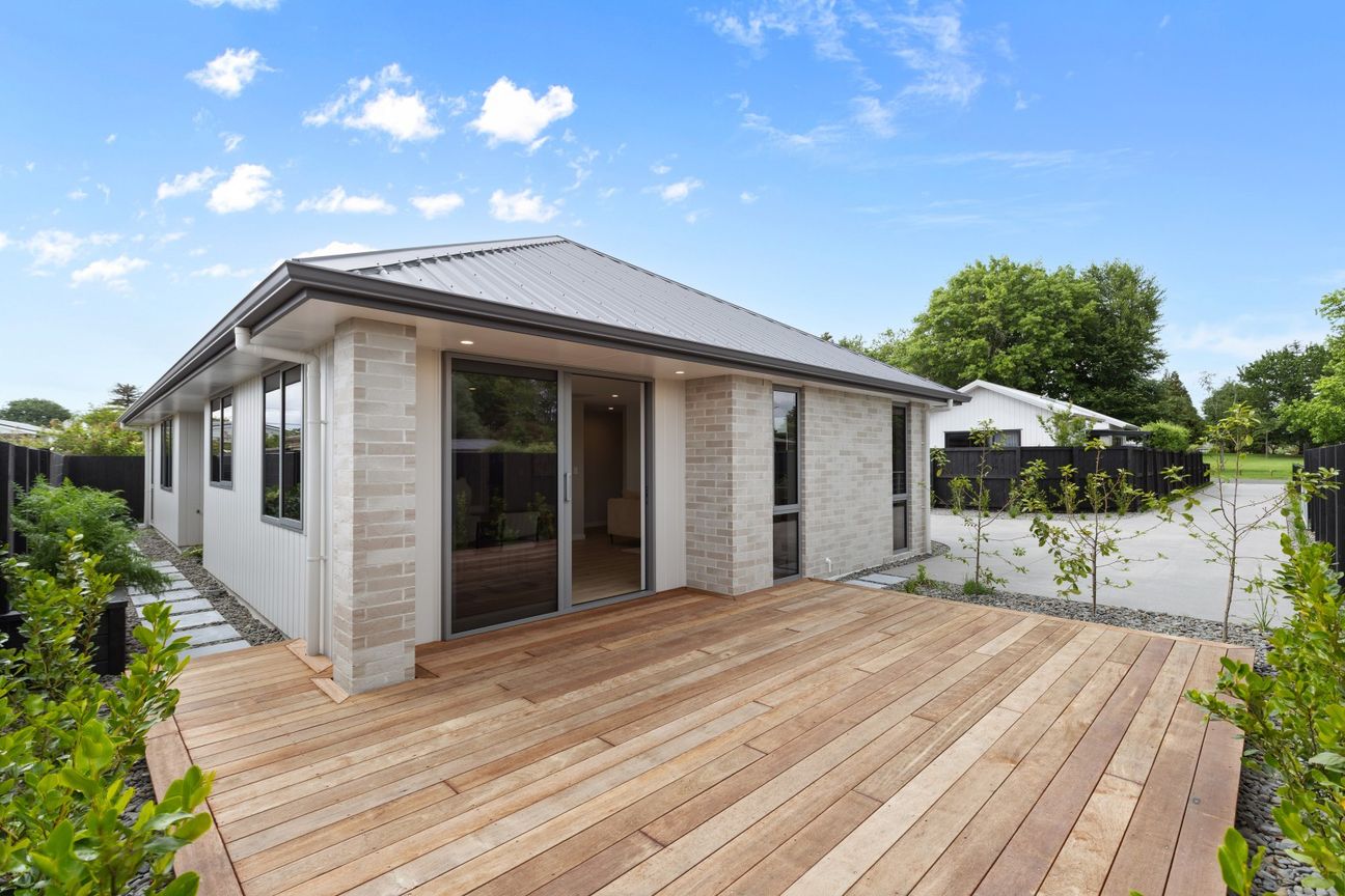 Brick-build, park-side, move in ready - Aanzicht 2