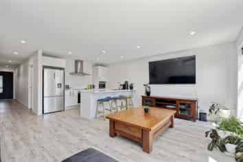 7 McCahon Lane, Rolleston