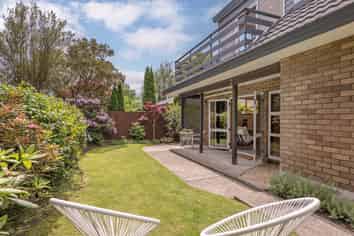 2/19 Manor Place, Bryndwr