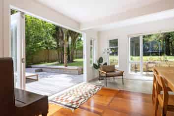 121 Woodlands Park Road, Titirangi