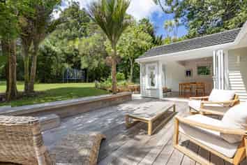 121 Woodlands Park Road, Titirangi