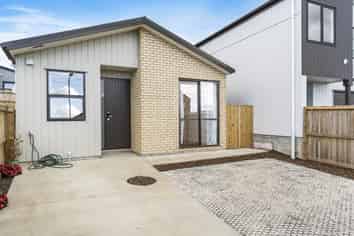 5 Puwha Street, Massey