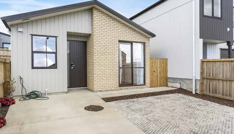 5 Puwha Street, Massey