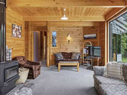 2/13 Manunui Street, Kuratau