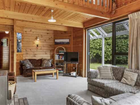 2/13 Manunui Street, Kuratau