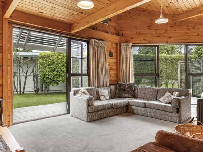 2/13 Manunui Street, Kuratau