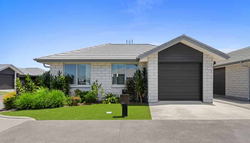 14 Lance Way (Dunes Lifestyle Village), Papamoa