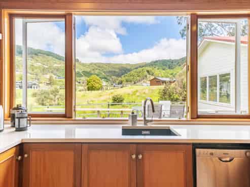 423 Katherine Mansfield Drive, Whitemans Valley