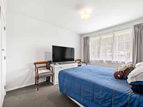 Flat 1 & F/1123 Fergusson Drive, Upper Hutt