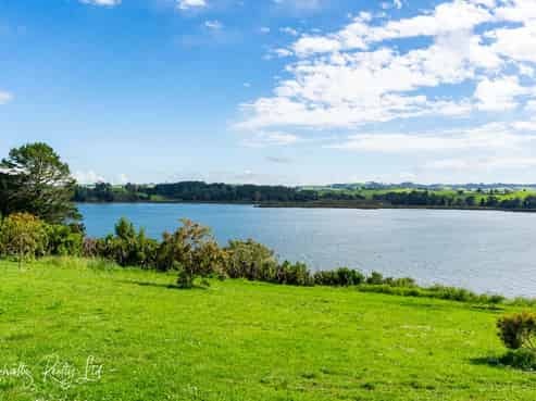 17 Kotare Crescent, Pahi