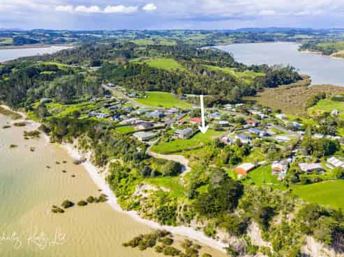 17 Kotare Crescent, Pahi