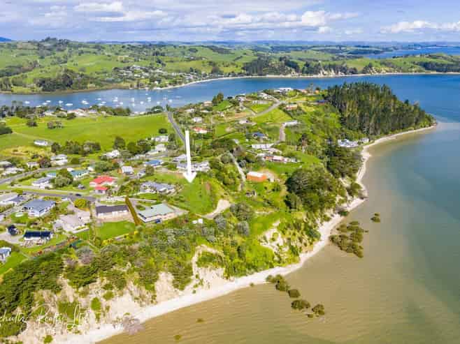 17 Kotare Crescent, Pahi