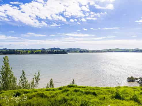 17 Kotare Crescent, Pahi