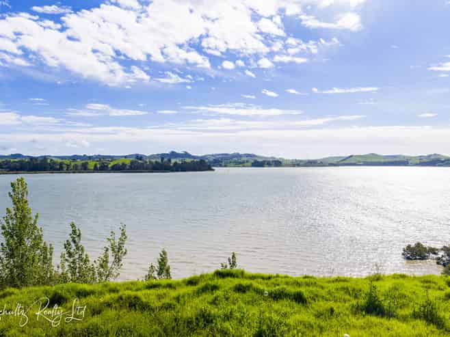 17 Kotare Crescent, Pahi